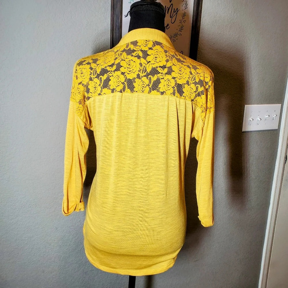 Paper + Tee Women's Size Medium Mustard Yellow Buttondown Lace Blouse - Picture 9 of 13